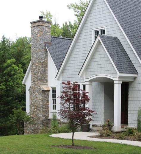 houses with gray roof colors